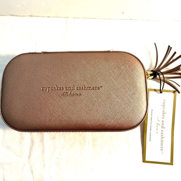 New Cupcakes and Cashmere Travel Jewelry Case - Picture 1 of 6